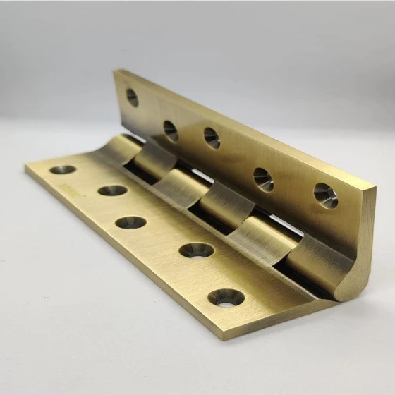 railway-brass-hinge-2.webp
