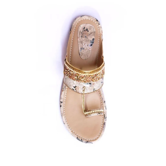 kolhapuri-chappal.webp