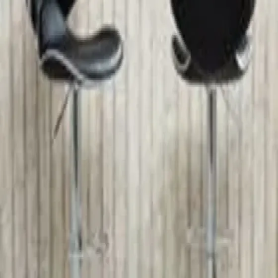manufacturers-bar-stool-chair-RyHi54E3.webp