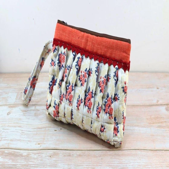 cotton-fabric-purse-2.webp