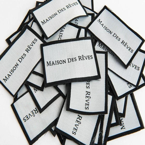 white-woven-labels-2.webp