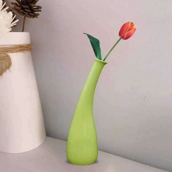 vase-green-flower-2.webp