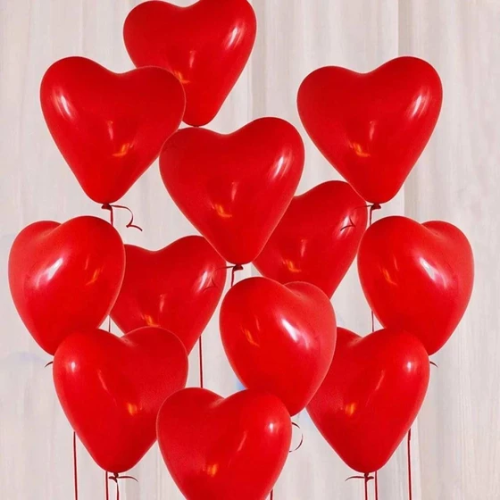 red-heart-party-balloon-2.webp