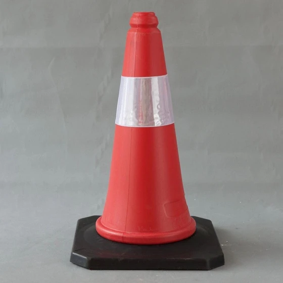 base-rubber-traffic-cone-1.webp