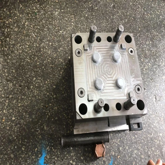 mould-plastic-injection-2.webp
