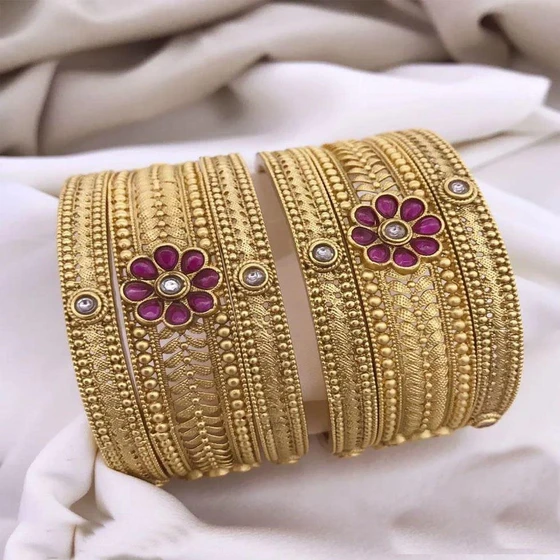 designer-gold-bangles-2.webp