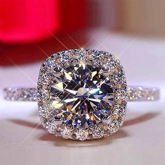 women-diamond-ring-1.webp