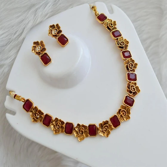ruby-stone-necklace-set-1.webp