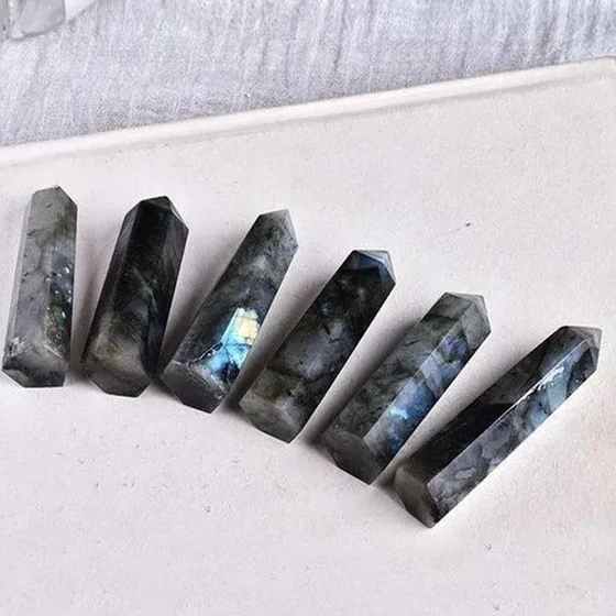 labradorite-healing-wand-2.webp