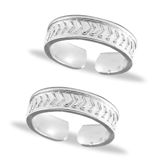 silver-plain-toe-ring-2.webp