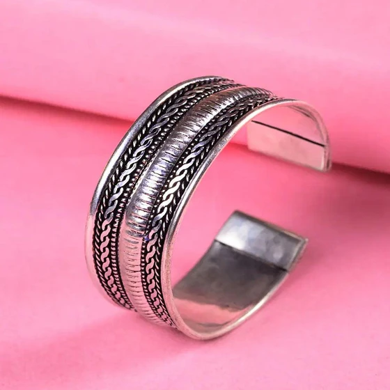 ossacion-silver-bracelet-1.webp