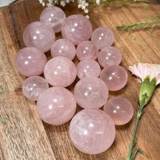 rose-quartz-balls-1.webp