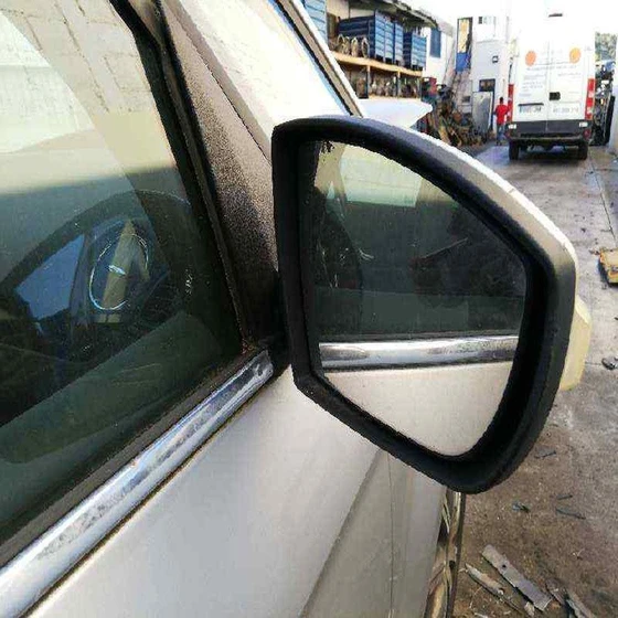 car-door-mirror-2.webp