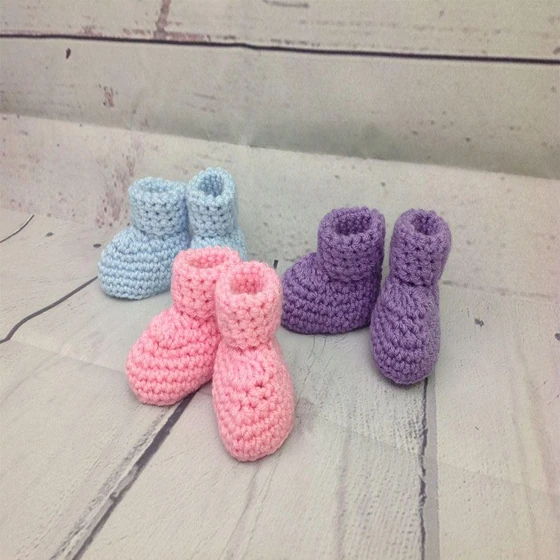 crochet-baby-booties-2.webp