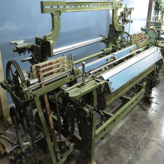 shuttle-loom-machine-2.webp