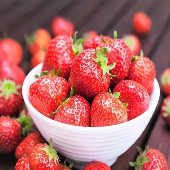 fresh-sweet-strawberries-2.webp