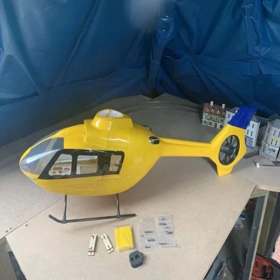 huge-remote-control-helicopter-2.webp