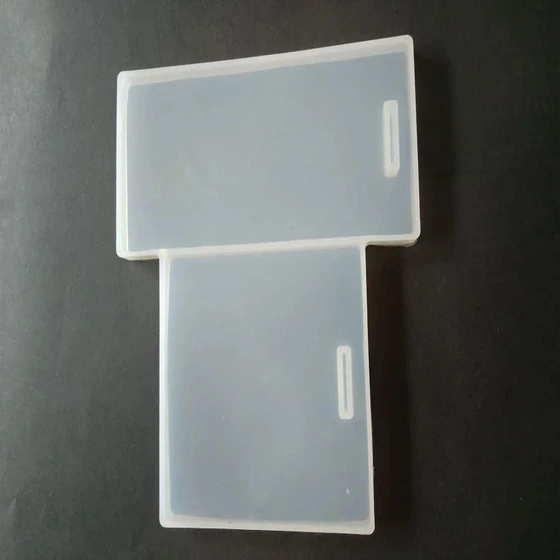 acrylic-id-card-holder-2.webp