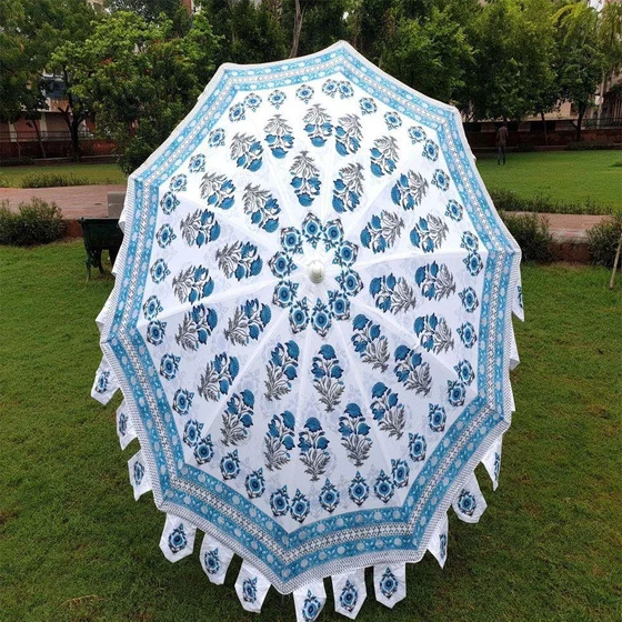 printed-garden-umbrella-2.webp