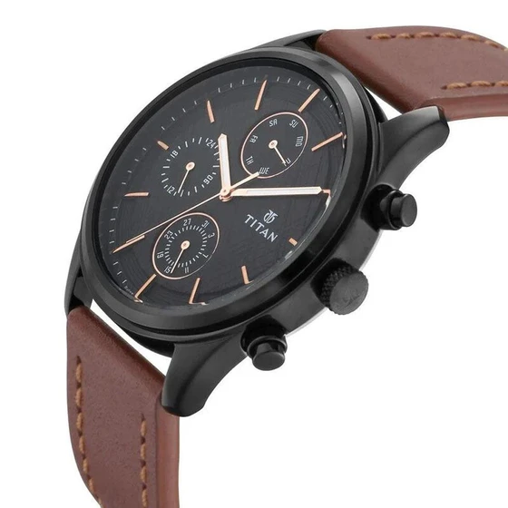 strap-black-leather-watch-2.webp