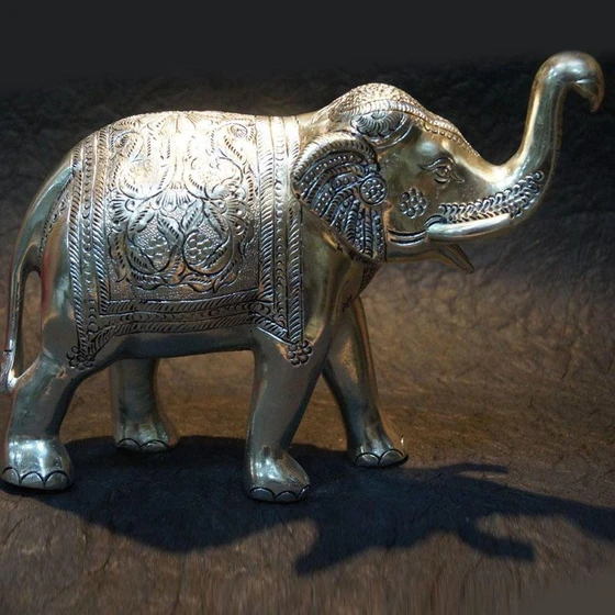 aluminum-elephant-statue-2.webp