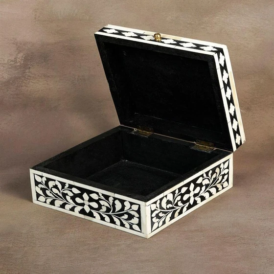 bone-jewellery-box-1.webp