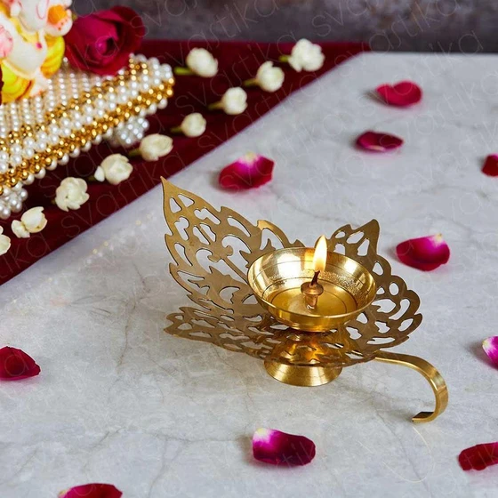 brass-pooja-diya-2.webp