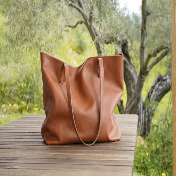 leather-tote-bag-1.webp