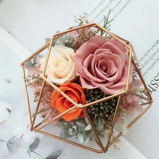 metal-flower-gift-box-2.webp