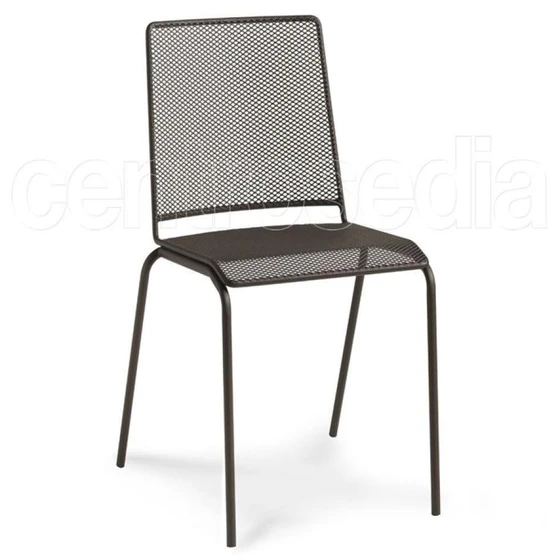 metal-mesh-chairs-2.webp
