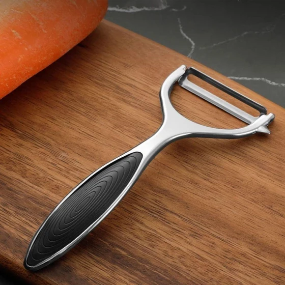 metal-vegetable-peeler-1.webp