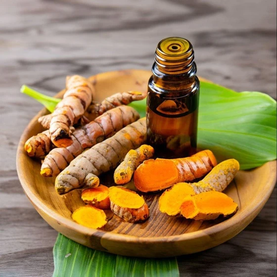 turmeric-essential-oil-2.webp