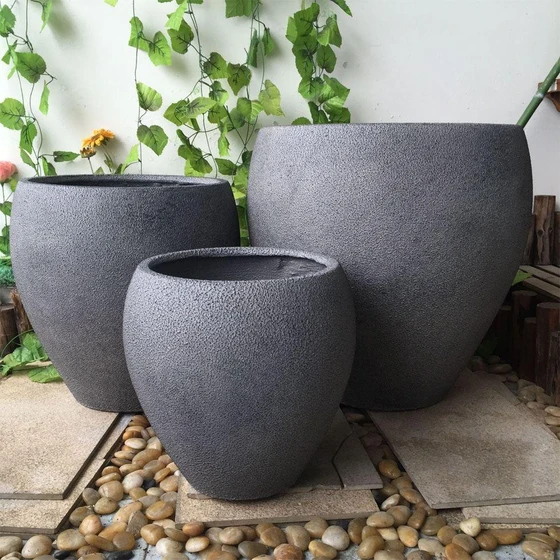 round-garden-pot-1.webp