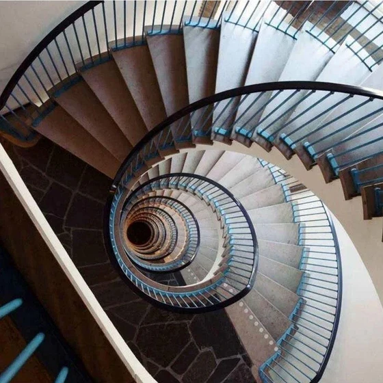 wood-spiral-staircases-2.webp