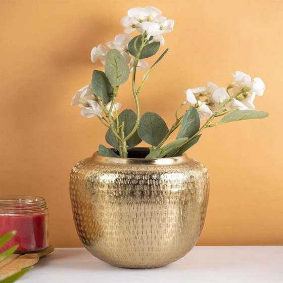 metal-flower-vases-2.webp