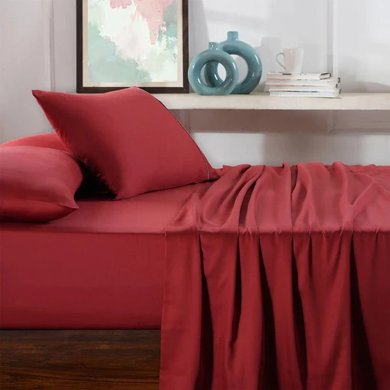 red-cotton-bed-sheets-2.webp