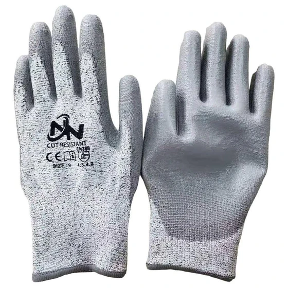 silver-hand-gloves-2.webp