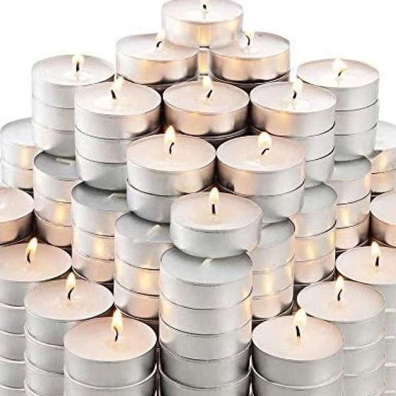 silver-cup-candle-2.webp