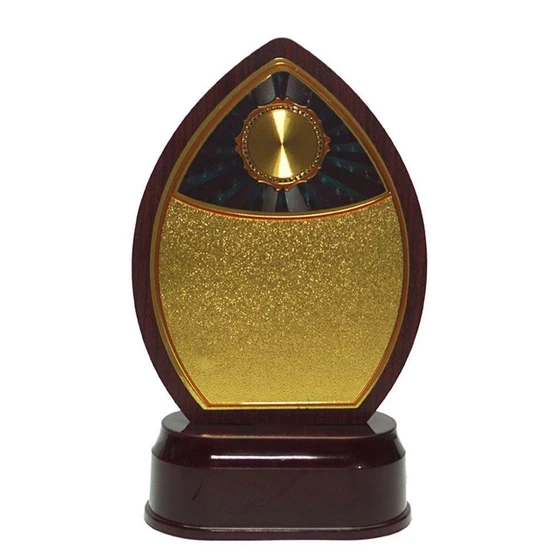 wooden-leaf-trophy-1.webp