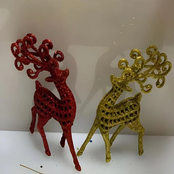 xmas-reindeer-hanging-2.webp