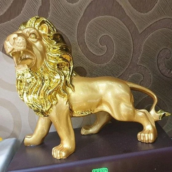 golden-lion-statues-1.webp