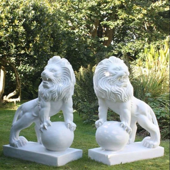 lion-marble-statues-1.webp