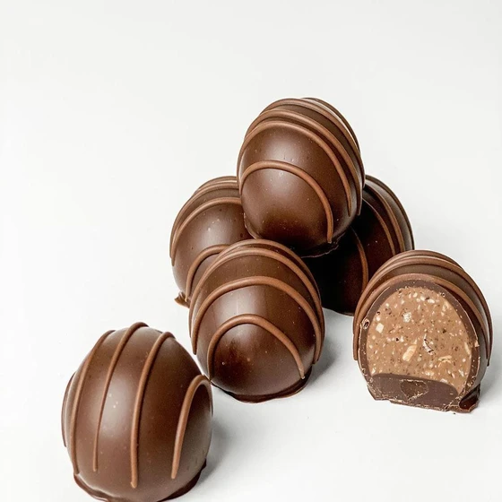 choco-sweet-ball-candy-2.webp