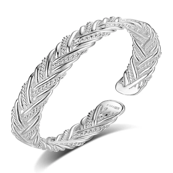 fashionable-silver-bracelets-2.webp