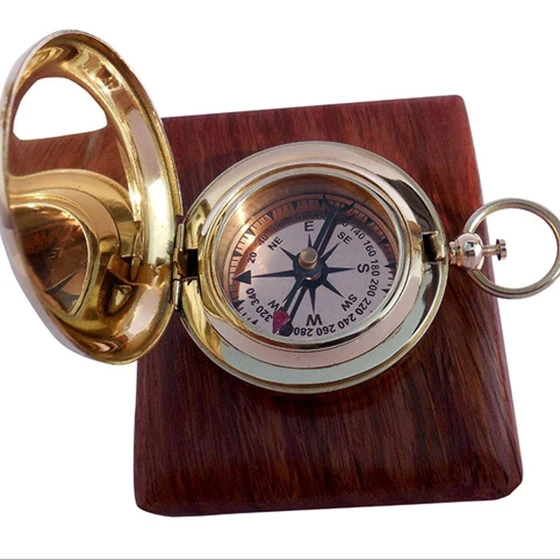 sundial-marine-compass-2.webp