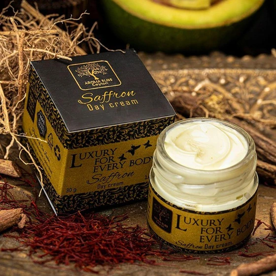 whitening-saffron-cream-2.webp
