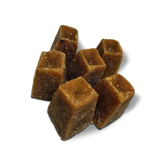 sugarcane-jaggery-cubes-2.webp