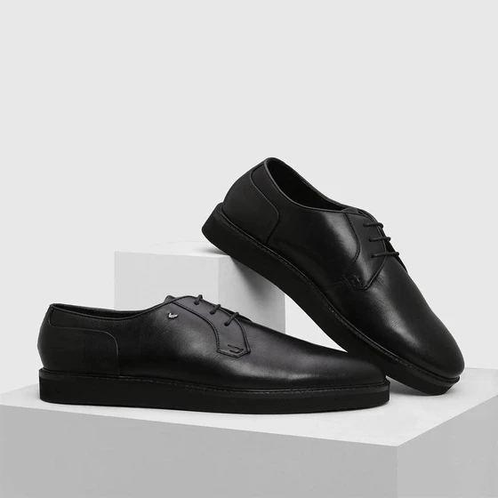 black-leather-shoes-2.webp