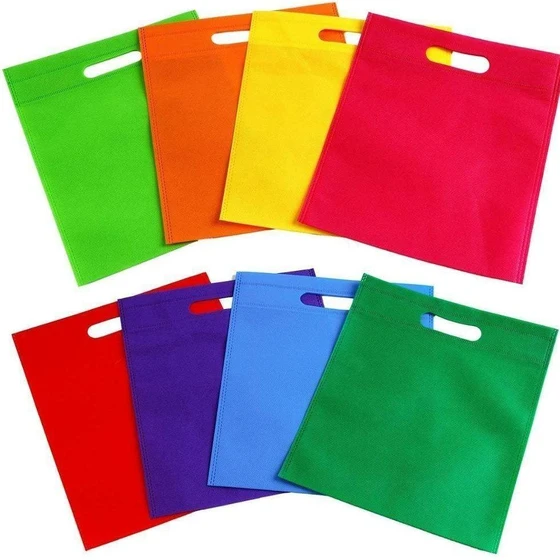 non-woven-d-cut-bag-2.webp