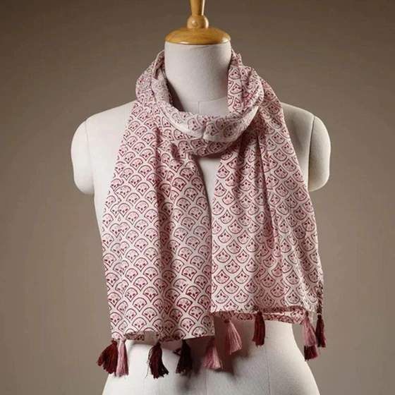 handmade-printed-womens-scarf-2.webp